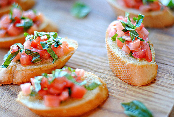 TOMATO-AND-BASIL-BRUSKITA.jpg
