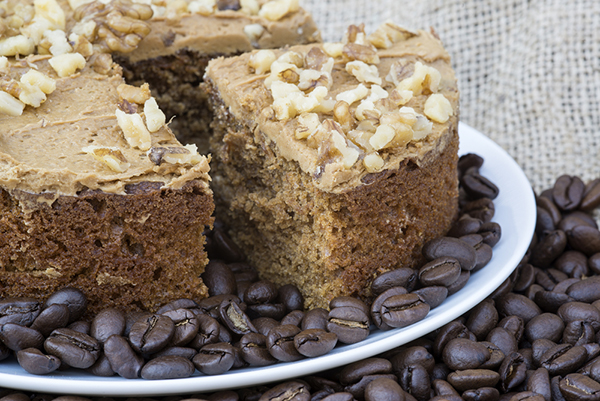 طريقة مبتكرة لعمل كيكة بطعم الموكا بالجوز Mocha-cake