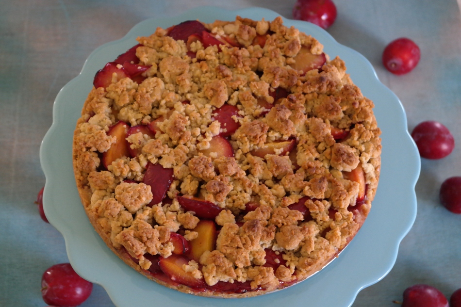 تارت الخوخ اللذيذ والسهل حلويات plum_tart.JPG