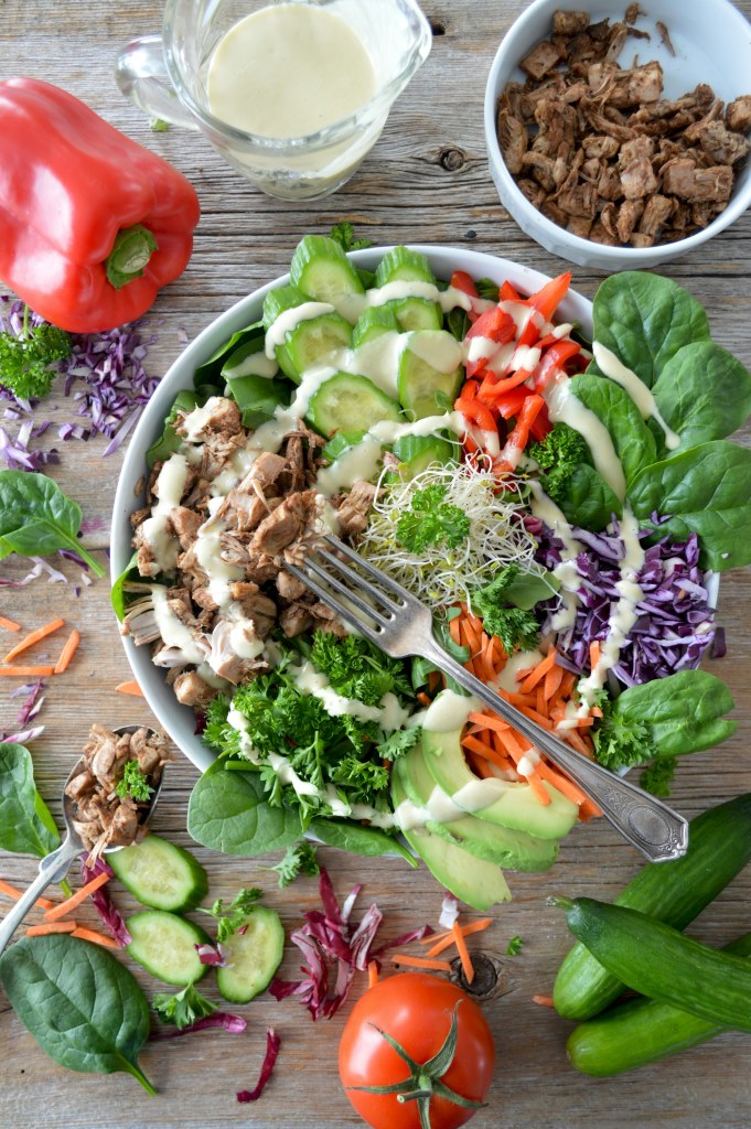 سلطة الشاورما بصوص الطحينية