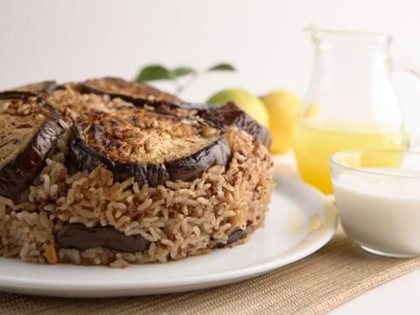 مقلوبة باللحم والباذنجان