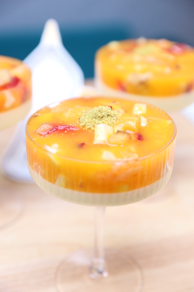 حلا أكواب الكراميل بالفاكهة بالفيديو