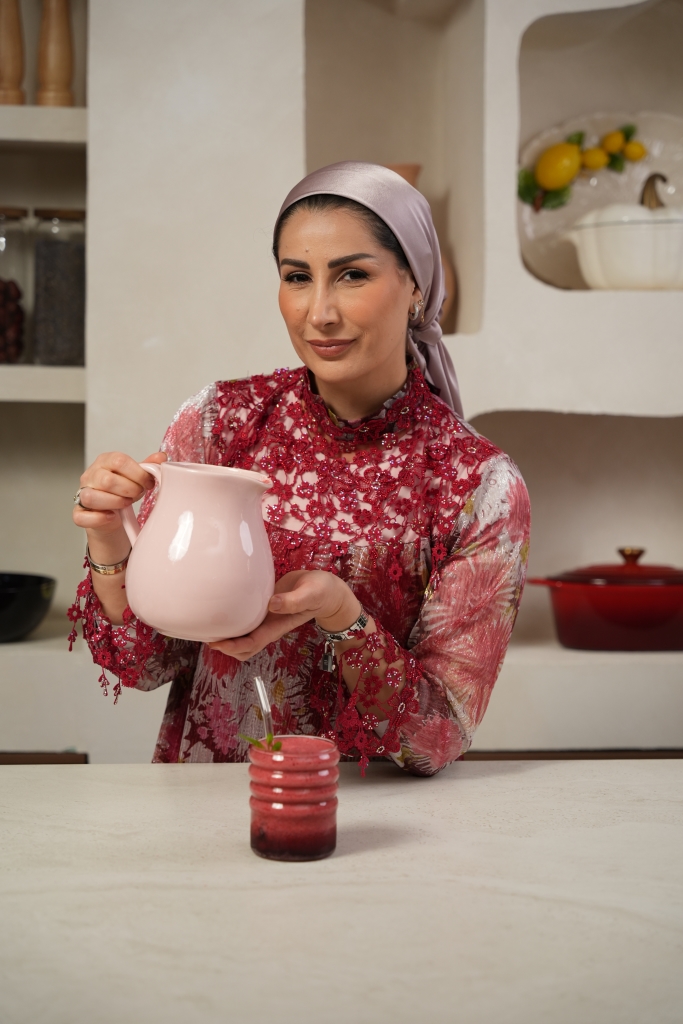 مشروب الكركديه والتوت بالفيديو