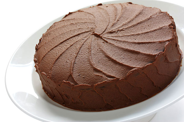 طريقة عمل كيك الشوكولاتة الخفيفة والهشة حلويات