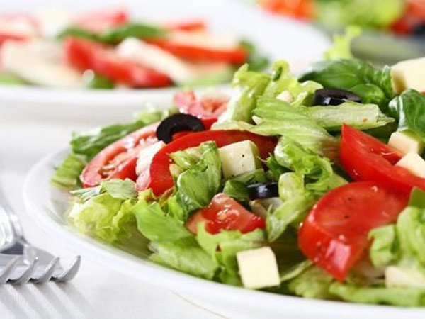 السلطة الخضراء مع الجبن الأبيض Green-salad-with-white-cheese