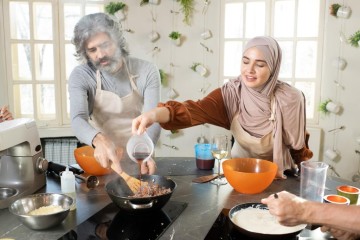 سباق الوقت في رمضان.. وكيف يمكن تنظيم وقت الأم العاملة؟