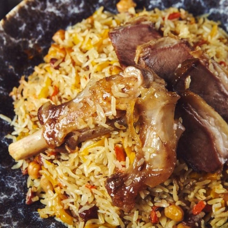 كبسة لحم بالعظم على الطريقة السعودية