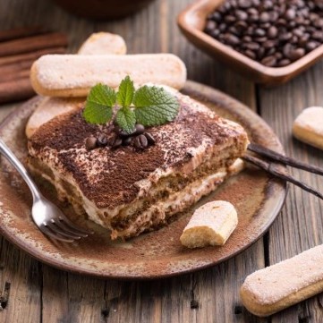 حلى البسكويت البارد بالشوكولاتة والكريمة