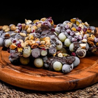 العنب بالشوكولاتة المجمد بالفيديو