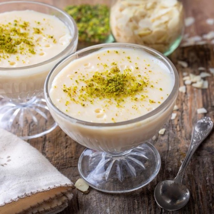 حلى السميد بالقشطة