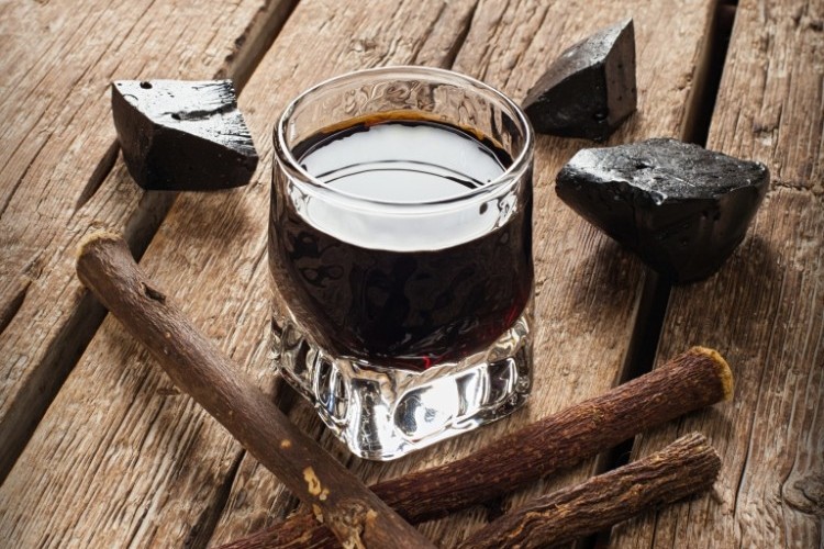 عرقسوس بارد بطريقة صحية