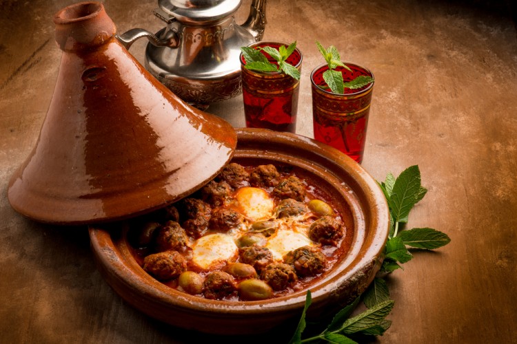 طاجين الكفتة بالبيض من المطبخ المغربي
