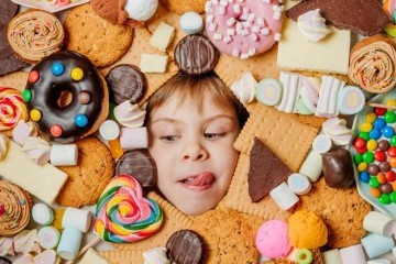 نصائح لحماية الأطفال من الإفراط في تناول حلويات عيد الفطر