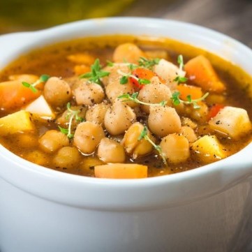 الشوربة المغربية بالحمص والعدس