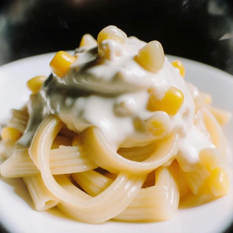 مكرونة بالكريمة والذرة المسلوقة
