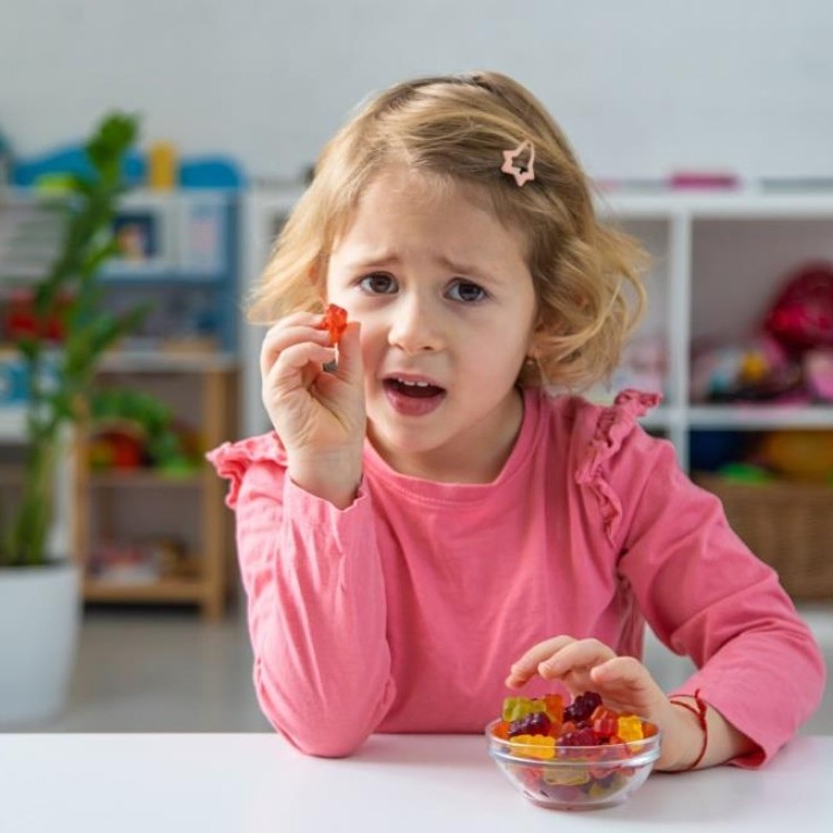 طفلة ترفض أكل الجلي