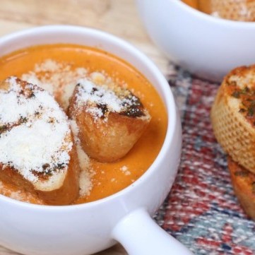 شوربة الفلفل الأحمر والخضروات المشوية بالفيديو