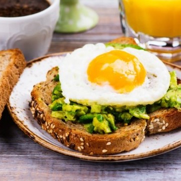 أفضل وصفات توست وبيض لوجبة الفطور الصحية