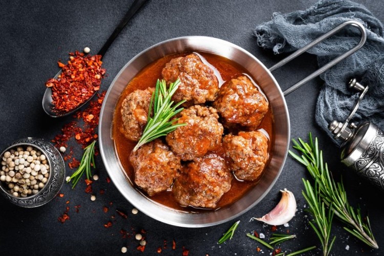 كرات اللحم بالصلصة