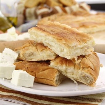 فطيرة الجبن بالعجينة السريعة
