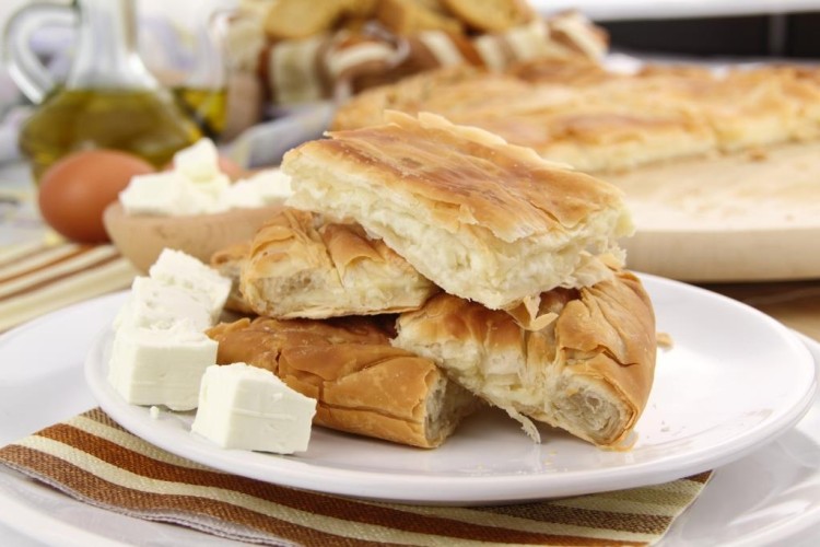 فطيرة الجبن بالعجينة السريعة