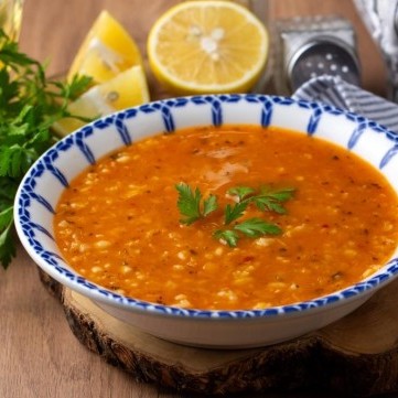 شوربة العدس الأحمر على الطريقة التركية