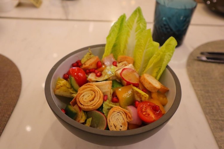 سلطة الفتوش بالفجل