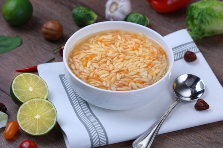 شوربة معكرونة لسان العصفور