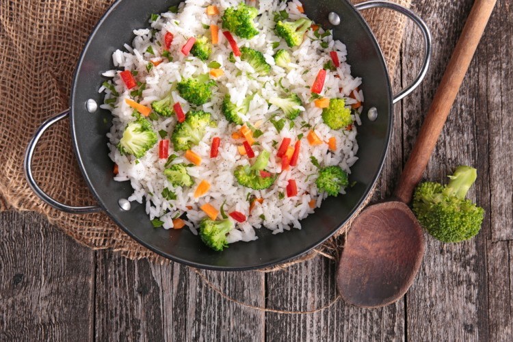 أرز بالخضار بطريقة صحية