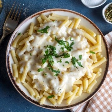 مكرونة بالكريمة الخفيفة