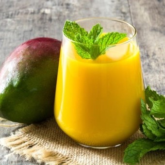 عصير مانجو مثل الكافيهات