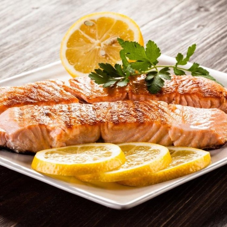 السلمون المشوي بالليمون