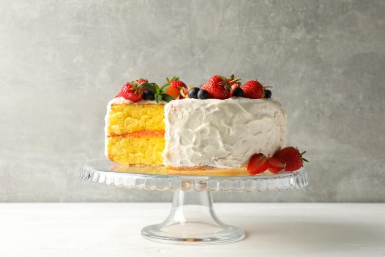 كيك الفانيليا الكلاسيكي بكريمة الزبدة