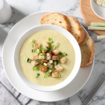 شوربة البطاطس والكراث