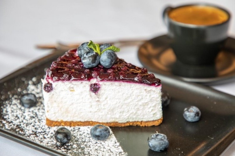 Blueberry Cheesecake with Tea Cookies