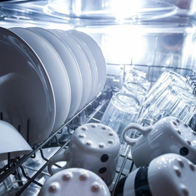 ستتغير ألوان كل من أواني الطهي المصنوعة من الألومنيوم 