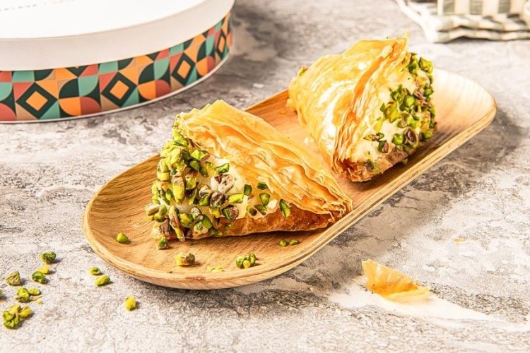 وربات بالقشطة والفستق