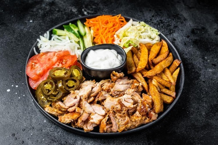 سلطة الشاورما بصوص الزبادي