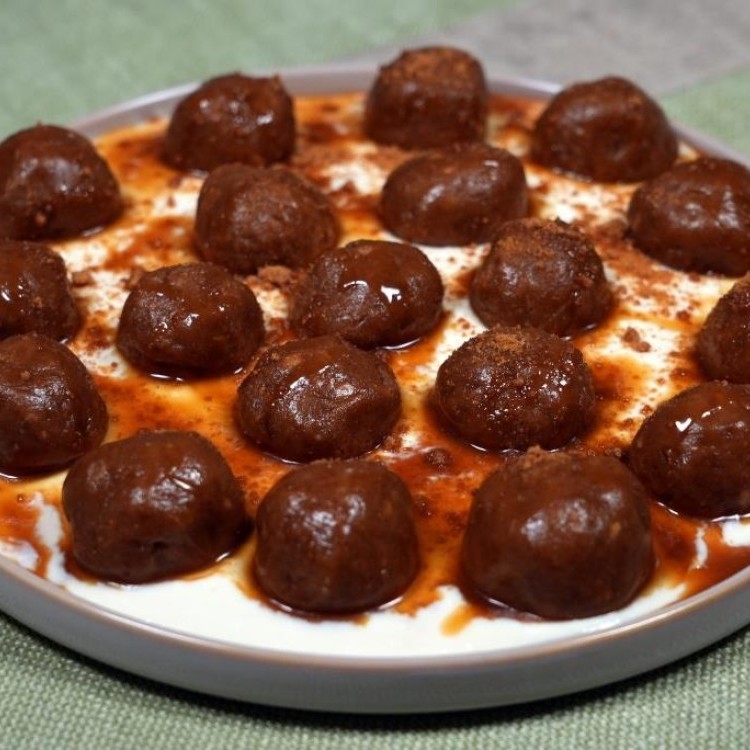 كرات اللوتس بصوص الجبن الكريمي بالفيديو
