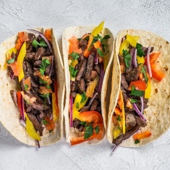 تاكو الكباب باللحمة والشيدر