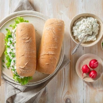 ساندويش الجبن الكريمي بالزعتر