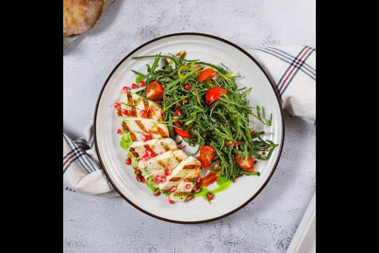 Grilled Halloumi Salad