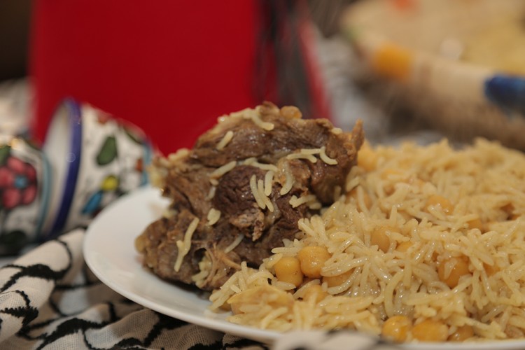 القدرة باللحم