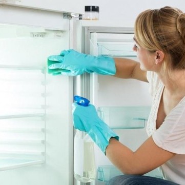 أفضل الطرق لإزالة رائحة العفن من الثلاجة