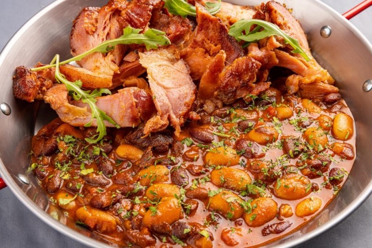 طبق كاسولت Cassoulet