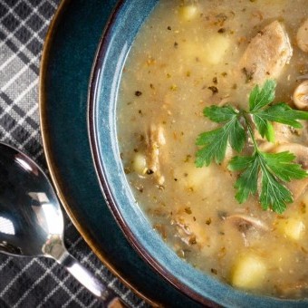 شوربة الدجاج والبطاطا بالكريمة