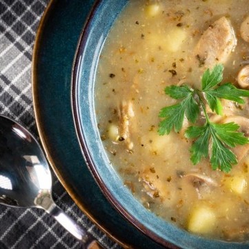 شوربة الدجاج والبطاطا بالكريمة