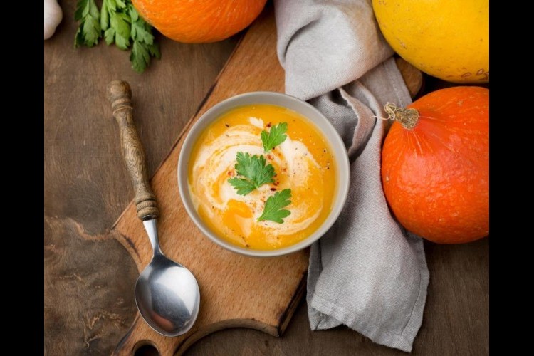 شوربة القرع المقلية بالهواء