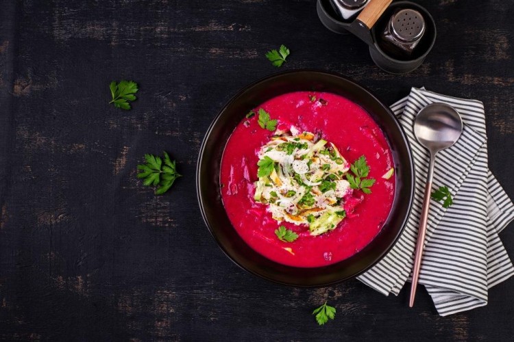 شوربة شمندر بالكريمة الخفيفة