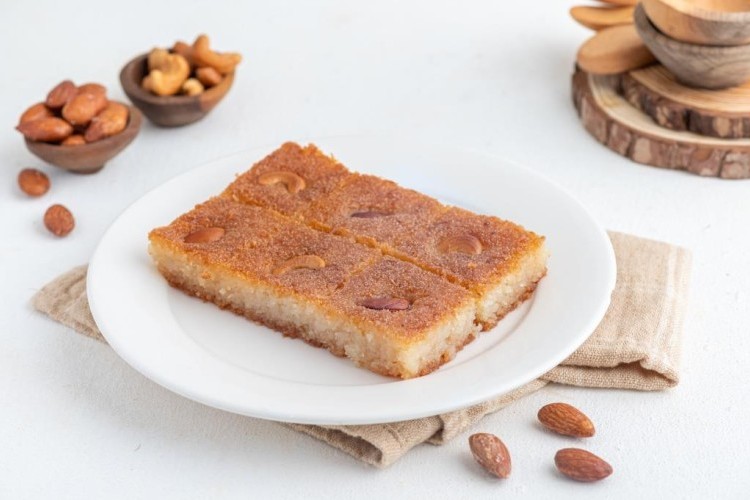 البسبوسة باللوز وجوز الهند